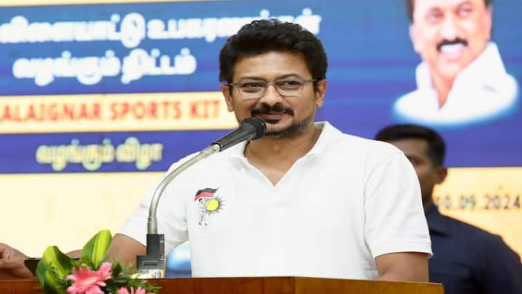 Minister Udayanidhi Stalin took action in Sivagangai, the government officials were distraught அதிரடி ஆக்‌ஷன் எடுத்த அமைச்சர் உதயநிதி ஸ்டாலின் : கலங்கிப்போன அரசு அதிகாரிகள்