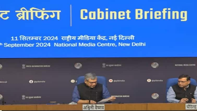 Ayushman Bharat Scheme Only West Bengal and Delhi did not adopt Pradhan Mantri Jan Arogya Yojana said Ashwini Vaishnav Ayushman Bharat: आयुष्मान भारत योजना को सिर्फ पश्चिम बंगाल और दिल्ली ने नहीं अपनाया, अश्विनी वैष्णव ने दी जानकारी