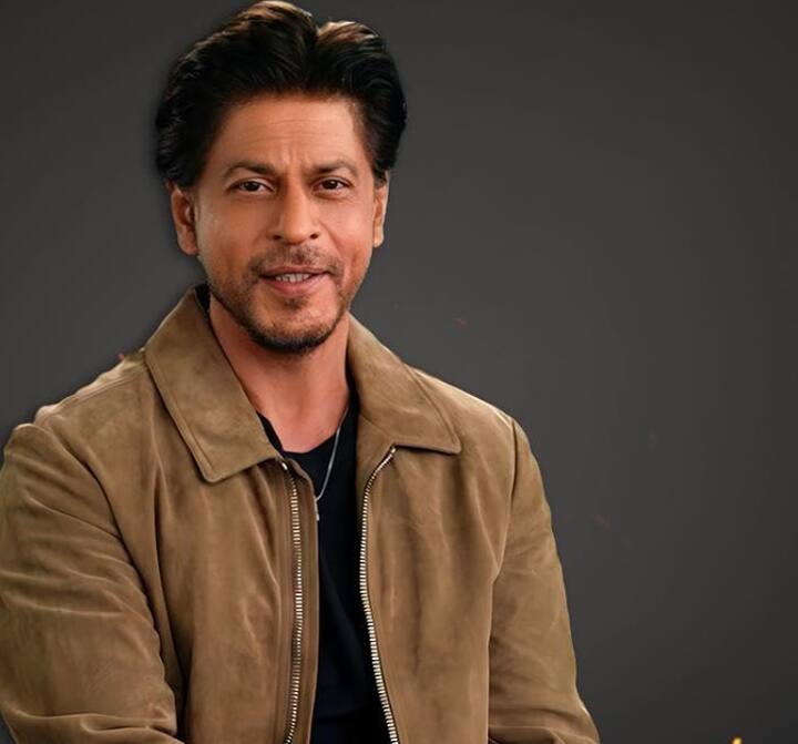 कभी ‘इन व्हिच एनी गिव्स इट दोज वन्स’ में साइड में दिखाई दिए शाहरुख खान आज बॉलीवुड के बादशाह हैं और अपनी हर फिल्म से 100 करोड़ रुपए कमाते हैं.