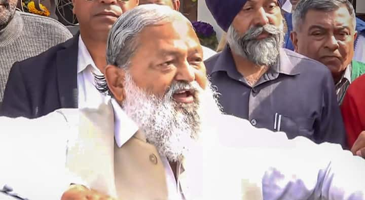 Anil Vij Net Worth: हरियाणा विधानसभा चुनाव में अंबाला कैंट सीट के लिए अनिल विज ने अपना नामांकन दाखिल किया. नामांकन के साथ दाखिल किए गए हलफनामे में उनकी संपत्ति का ब्योरा सामने आया.