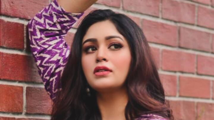 ঋতাভরী আজ সোশ্যাল মিডিয়ায় লিখেছেন, 'ঋতাভরী আজ সোশ্যাল মিডিয়ায় লিখেছেন, 'গতকাল মুখ্যমন্ত্রী মমতা বন্দ্যোপাধ্যায় হেমা কমিটির মতো একটি কমিটি টলিউডেও গঠন করতে সম্মত হয়েছেন। আমার আর্জি ছিল, এই কমিটিতে রুপোলি পর্দার সঙ্গে যুক্ত কোনও মানুষ থাকবেন না। থাকবেন না কোনও দলীয় মানুষও।'