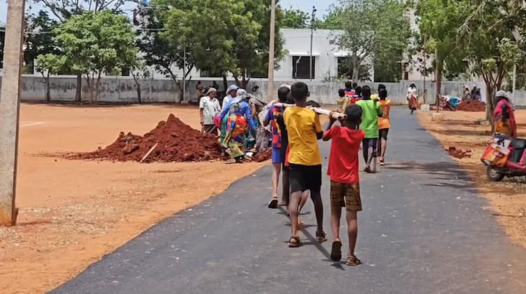 Will DMK government treat students who are interested in sports like servants?- AIADMK condemns விளையாட்டில் ஆர்வம் கொண்ட மாணவர்களை திமுக அரசு வேலைக்காரர்கள்போல நடத்துவதா?- அதிமுக கண்டனம்‌