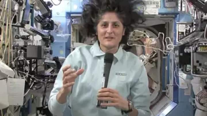 हाल ही में स्पेस एक्स के अंतरिक्ष यान से उन्हें वापस लाने के लिए प्रयास किए गए थे. जो सफल नहीं हुए अब फरवरी 2025 में सुनीता विलियम और उनके साथ फंसे अंतरिक्ष यात्रियों को धरती पर लाया जाएगा.