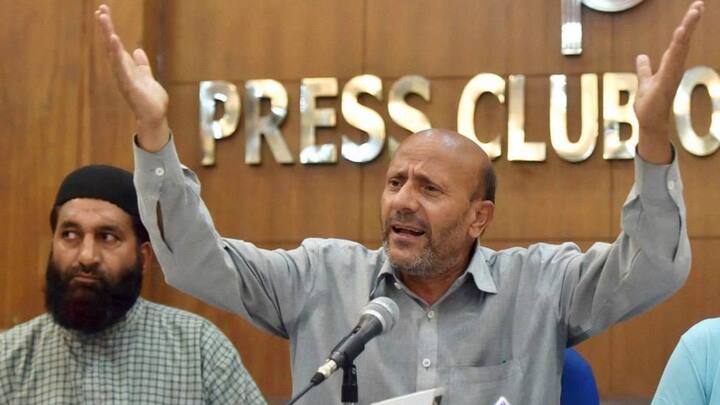 एनआईए ने अपनी चार्जशीट में बताया है कि एक ईमेल के जरिए उसे पता चला कि राशिद जेकेएलएफ के जरिए पैसे इकट्ठा कर रहे थे. एनआईए के एक गवाह ने बताया था कि राशिद ने हवाला डीलर को पैसा से भरा लिफाफा देते देखा था.