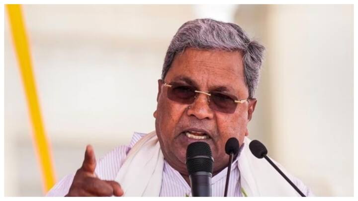 बता दें कि मैसूर शहरी विकास प्राधिकरण के जमीन घोटाले में राज्यपाल थावरचंद गहलोत ने CM के खिलाफ मुकदमा चलाने की मंजूरी दे दी है. जिसके खिलाफ हाईकोर्ट में याचिका दायर कर रखी है.