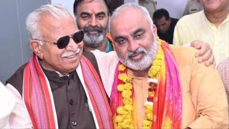 Haryana Assembly Election 2024 BJP Candidate Jagmohan Anand Manohar Lal Khattar Reaction On Karnal Seat Nayab Singh Saini Haryana Election: पहले मनोहर लाल खट्टर फिर नायब सैनी और अब जगमोहन आनंद पर दांव, करनाल में क्या होगा?