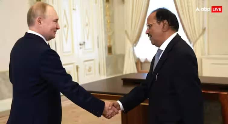 Nsa ajit doval calls on president Vladimir putin ਖ਼ਤਮ ਹੋਵੇਗਾ ਰੂਸ-ਯੂਕਰੇਨ ਯੁੱਧ ? PM ਮੋਦੀ ਦੇ ਦੂਤ NSA ਅਜੀਤ ਡੋਭਾਲ ਨੇ ਰਾਸ਼ਟਰਪਤੀ ਪੁਤਿਨ ਨਾਲ ਕੀਤੀ ਮੁਲਾਕਾਤ