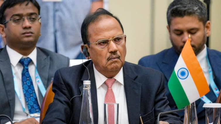 NSA Ajit Doval Meets Chinese Foreign Minister Wang Yi, To Hold Bilateral Meeting NSA Doval Meets Chinese Foreign Minister Wang Yi, To Hold Bilateral Meeting