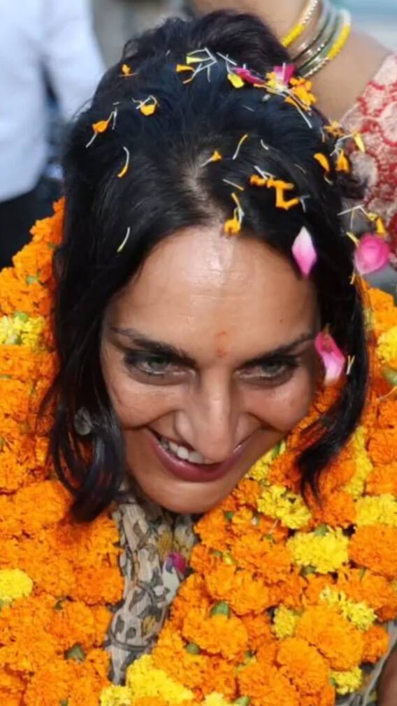 पिता कांग्रेस उम्मीदवार, बेटी निर्दलीय, कौन हैं चित्रा सरवारा?