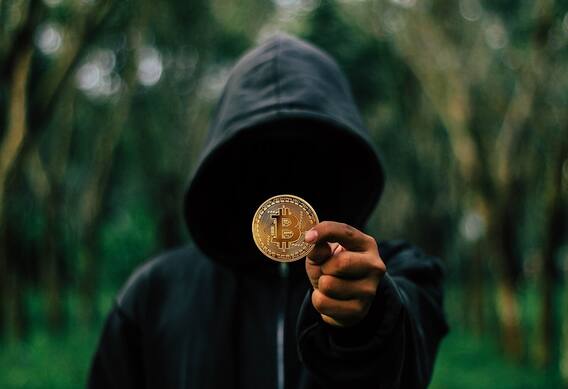Crypto Investments: जानें, कैसे स्कैम की पहचान करते हुए क्रिप्टो निवेश को रख सकते हैं सुरक्षित? Crypto Investments: जानें, कैसे स्कैम की पहचान करते हुए क्रिप्टो निवेश को रख सकते हैं सुरक्षित?