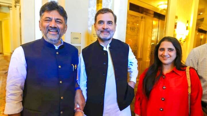 इसी बीच कर्नाटक के उपमुख्यमंत्री डीके शिवकुमार ने अमेरिका में लोकसभा में नेता प्रतिपक्ष और सांसद राहुल गांधी से मुलाकात की थी. इस मुलाकात के बाद से मुख्यमंत्री सिद्धारमैया नेतृत्व को लेकर अटकलें लगाई जा रही हैं.