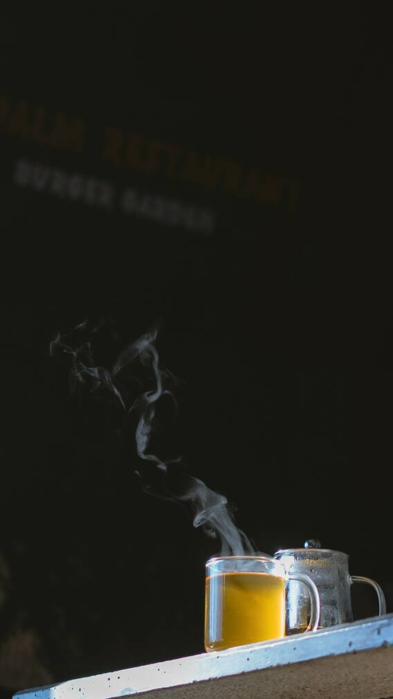 ఉదయాన్నే టీలో అది వేసుకుని తాగితే ఎంత మంచిదో తెలుసా?