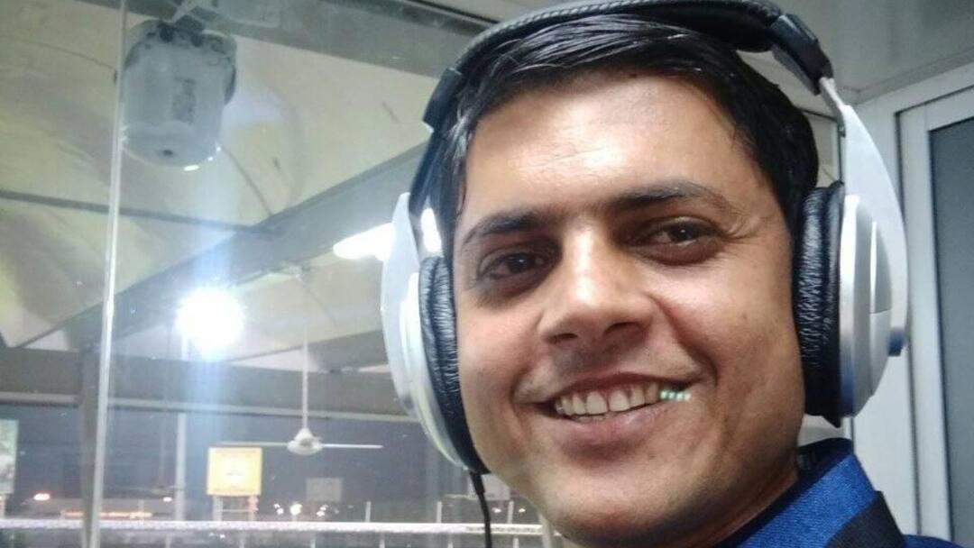 Who is Commentator Devendra Kumar Know his Commentary journey from Rajasthan Jodhpur to Afghanistan Kabul क्रिकेट की दीवानगी ने पहुंचाया अफगानिस्तान, कमेंट्री के दौरान धमाका, जानें- कमेंटेटर देवेंद्र का जोधपुर से काबुल का सफर