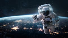 क्यों करोड़ों रुपये का होता है एक स्पेस सूट? जान लीजिए क्या करता है काम