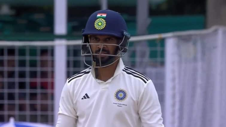 Ruturaj Gaikwad Retired Hurt Two Balls Into Duleep Trophy 2024 India B vs India C Red-Ball Match Duleep Trophy 2024: Ruturaj Gaikwad Gets Retired Hurt Two Balls Into India B vs India C Match