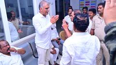 In Pics: హైదరాబాద్‌కు దూరంగా బీఆర్ఎస్ నేతల తరలింపు, కార్యకర్తలు రచ్చరచ్చ - ఫోటోలు