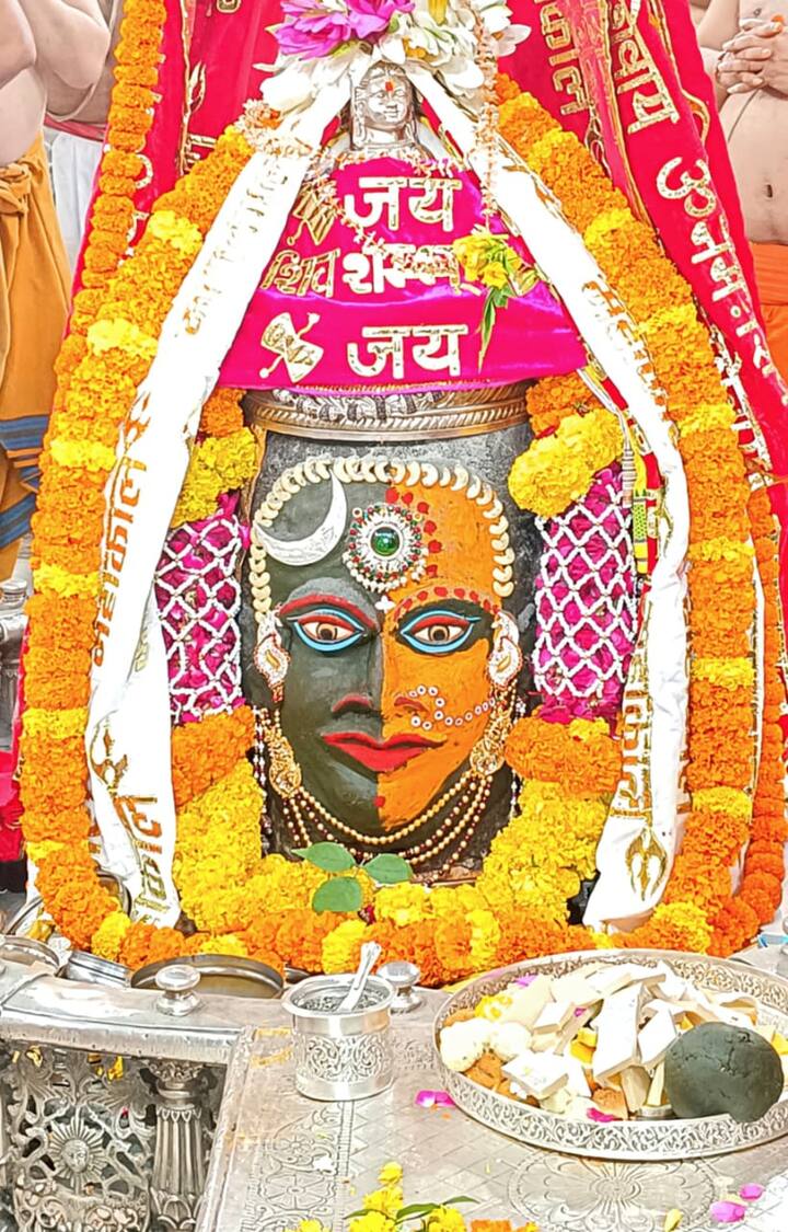 उज्जैन कलेक्टर नीरज कुमार सिंह ने बताया कि जब से महाकाल लोक का निर्माण हुआ है, तब से उज्जैन के महाकालेश्वर मंदिर में श्रद्धालुओं की संख्या में 10 गुना की बढ़ोतरी हुई है. इसके अलावा भक्तों की भीड़ बढ़ जाने से महाकालेश्वर मंदिर के आमदनी में भी बढ़ोतरी हुई है. सिंहस्थ 2028 के लिए भी यह भक्त निवास काफी कारगर साबित होने वाला है.