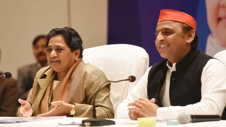 Mayawati revelation Akhilesh yadav had stopped picking up phone after lok sabha election results 2019 SP BSP Alliance मायावती का चौंकाने वाला खुलासा, 'अखिलेश यादव ने फोन उठाना कर दिया था बंद', बताया- क्यों तोड़ा SP से गठबंधन?