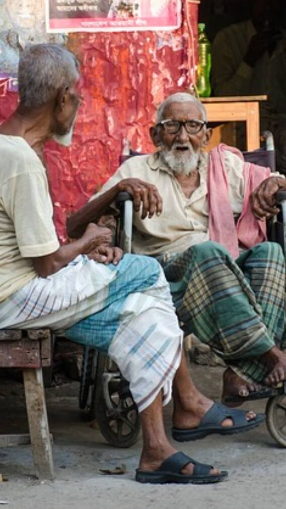 क्या आयुष्मान योजना में कवर होगी बुजुर्गों की हर बीमारी?