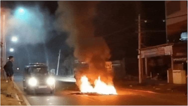 Karnataka: Communal Crashes In Mandya After Stone Pelting On Ganpati Procession, Curfew Imposed Karnataka: Communal Clashes In Mandya After Stone Pelting On Ganpati Procession, Curfew Imposed