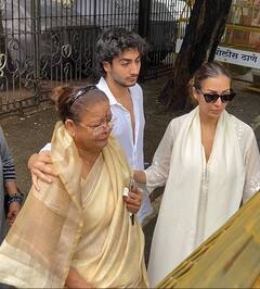 Malaika Arora Father Death : मलायकाच्या वडिलांवर अत्यंसंस्कार, आई आणि आज्जीला सांभाळताना दिसला अरहान