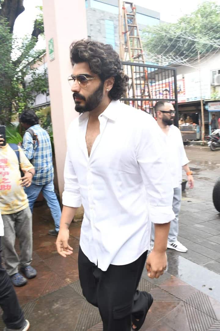Arjun Kapoor was also seen arriving for the last rites.