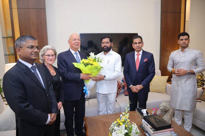 विविध देशांच्या या राजदूतांनी मोठ्या उत्साहात गणेशोत्सवाचा आनंद घेतला. तसेच श्री गणरायाचा आवडता नैवेद्य असलेल्या उकडीच्या मोदकांचा आस्वादही घेतला.