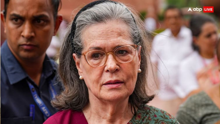 Congress Parliamentary Party Chairperson Sonia Gandhi Expressed Grief over the demise of Sitaram Yechury '2004 से शुरू हुई दोस्ती अंतिम समय तक कायम रही,' सीताराम येचुरी के निधन पर भावुक हुईं सोनिया गांधी