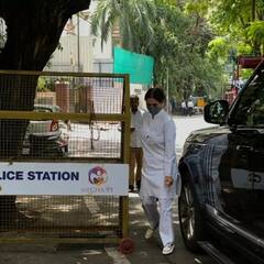 पापा की मौत के बाद मां से मिलने घर पहुंचीं मलाइका अरोड़ा, फैंस ने बढ़ाया हौसला, बोलें - आप स्ट्रॉन्ग हो’