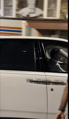 Deepika Padukone और उनकी बेटी से मिलने के लिए हॉस्पिटल गए शाहरुख खान, फोटोज वायरल