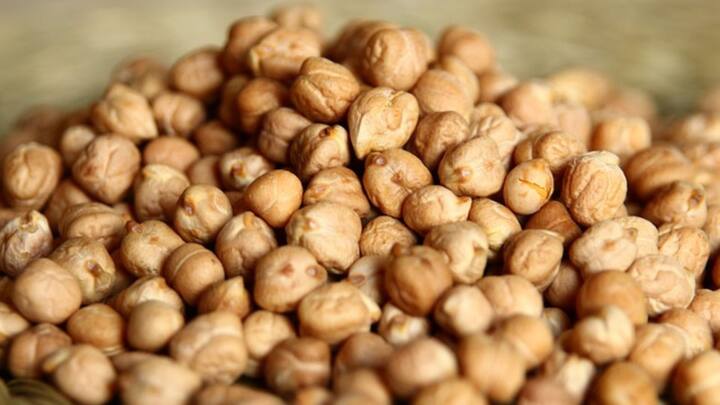 ছোলা শাকে প্রচুর পরিমাণে প্রোটিন, ভিটামিন এ, সি ও কে, ক্যালসিয়াম, পটাশিয়াম ও আয়রন থাকে। যা শরীরের জন্য খুবই দরকারী। (ছবি সৌজন্য-পিক্সাবে)