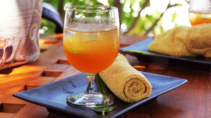 என்னென்ன தேவை? நெல்லிக்காய் - 5 தேன் - தேவையான அளவு ஃப்ரெஷ் மஞ்சள் கிழங்கு - சிறிய துண்டு இஞ்சி - ஒரு சிறிய துண்டு தண்ணீர் - சிறிதளவு