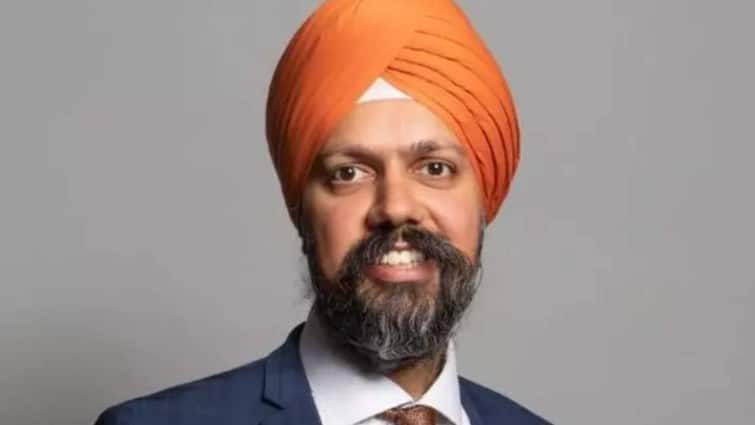 Tanman Singh Dhesi becomes chairman of UK defence committee read more Tanman Singh Dhesi: ਯੂਕੇ 'ਚ ਸਰਦਾਰਾਂ ਦਾ ਡੰਕਾ! ਤਨਮਨਜੀਤ ਢੇਸੀ ਨੇ ਸਿਰਜਿਆ ਇਤਿਹਾਸ