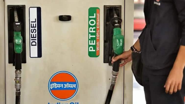 prices of petrol-diesel will be halved the government is going to take this decision soon Petrol Diesel Price: ਅੱਧੀਆਂ ਹੋ ਜਾਣਗੀਆਂ ਪੈਟਰੋਲ-ਡੀਜ਼ਲ ਦੀਆਂ ਕੀਮਤਾਂ, ਛੇਤੀ ਹੀ ਇਹ ਫੈਸਲਾ ਲੈਣ ਵਾਲੀ ਹੈ ਸਰਕਾਰ!