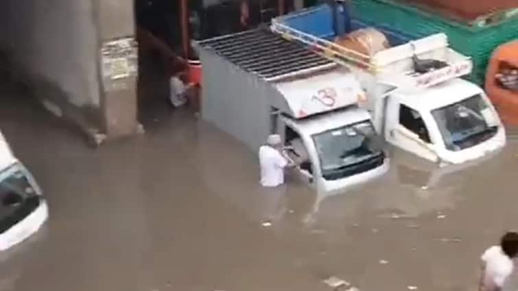 Delhi ncr news Heavy rainfall causes waterlogging Delhi Gurgaon Road monsoon 2024 Delhi: Incessant Rains Cause Waterlogging On Major Roads, Traffic Police Inform Affected Routes