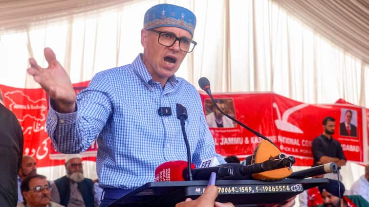 PDP Contesting To Bring Back BJP In Power Omar Abdullah On Muftis Kingmaker Aspirations In Jammu Kashmir Polls 'PDP Contesting To Bring Back BJP To Power': Omar Abdullah On Muftis' 'Kingmaker' Aspirations In J-K Polls