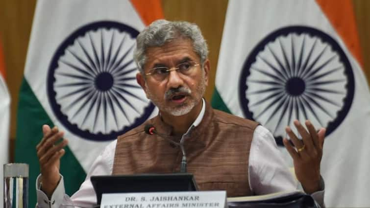 S Jaishankar jibe at Rahul Gandhi says Life is not Khata-Khat 'जिंदगी खटा-खट नहीं है', जब विदेश मंत्री एस जयशंकर का राहुल गांधी पर तंज