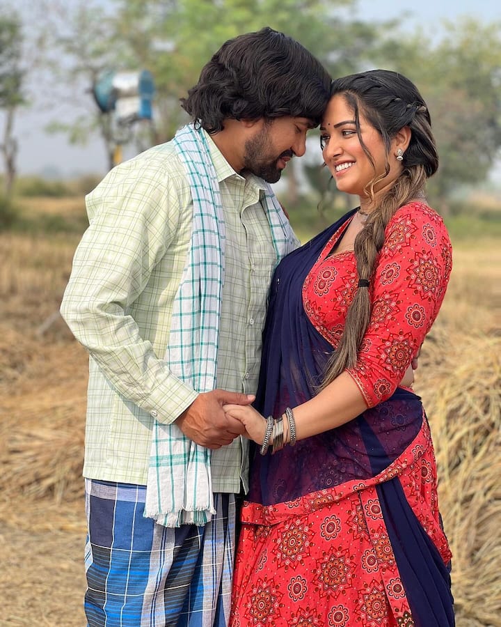 निरहुआ ने बताया कि, ‘इसके बाद आम्रपाली का घर आ गया और वो जैसी ही वो रिक्शा से नीचे उतरी तो एकदम जोर से चिल्लाई और बोली ऐ निरहुआ..बस फिर क्या था मैं उस रिक्शावाले के साथ फंस गया.’