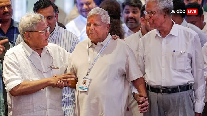 Sitaram Yechury and CPI leader D. Raja with RJD leader Lalu Prasad Yadav at an INDIA bloc meeting in Mumbai on August 31, 2023. Photo: PTI
