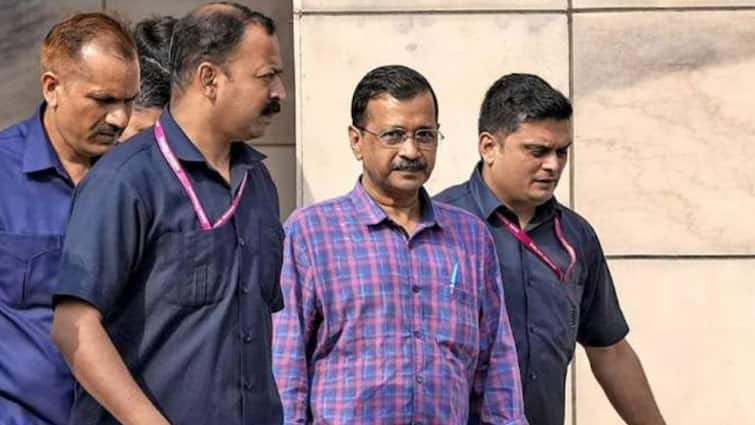 Delhi chief minister arvind kejriwal comes out over bail from tihar jail in delhi liquor case Aravind Kejriwal: నా బలం వంద రెట్లు పెరిగింది, జైలు నుంచి కేజ్రీవాల్ బయటకు, మోదీపై పవర్ ఫుల్ కామెంట్స్