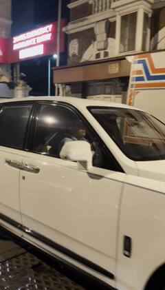 Deepika Padukone और उनकी बेटी से मिलने के लिए हॉस्पिटल गए शाहरुख खान, फोटोज वायरल