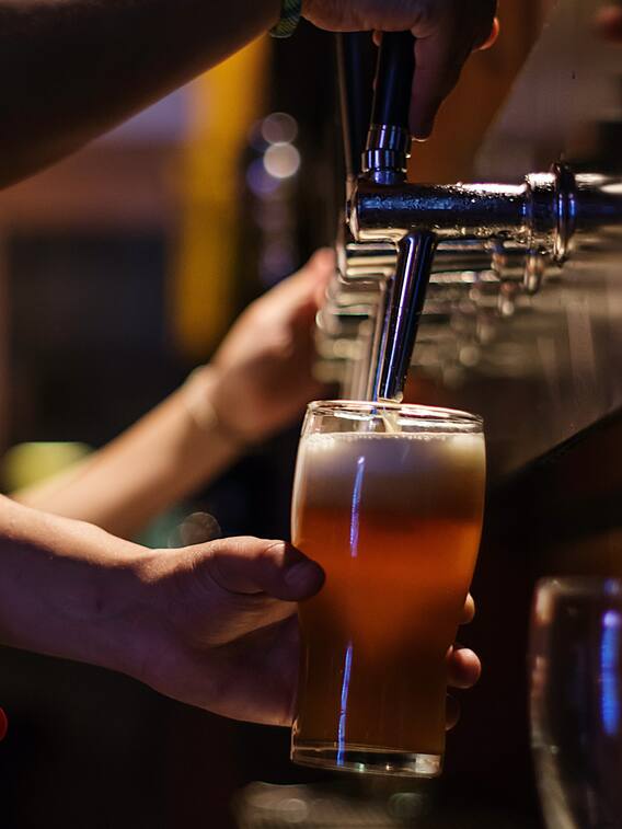 हिंदू, मुस्लिम, सिख, ईसाई या बौद्ध, किस धर्म के लोग पीते हैं सबसे ज्‍यादा शराब?