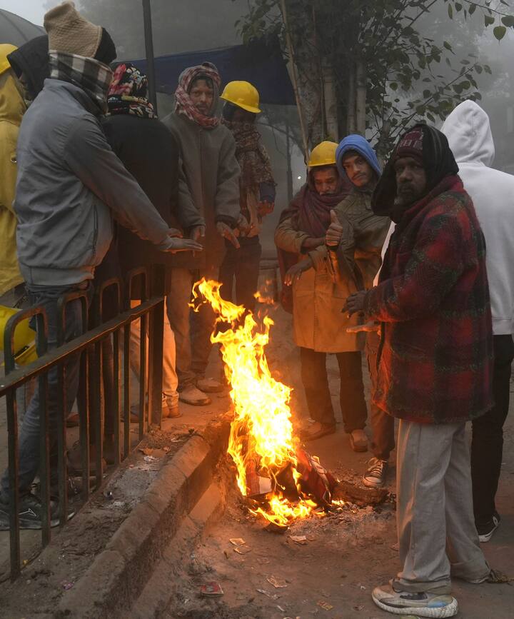 आईएमडी के महानिदेशक मृत्युंजय महापात्रा ने इस महीने की शुरुआत में एक प्रेस कॉन्फ्रेंस के दौरान कहा था कि हालांकि सितंबर में मानसून के वापस लौटने की उम्मीद है, लेकिन ला नीना के प्रभाव से बंगाल की खाड़ी में जोरदार 