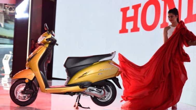 Honda Two Wheelers Activa Electric Scooter to Launch announced in India March 2025 company CEO statement Honda Two-Wheelers: कब लॉन्च होगा होंडा का इलेक्ट्रिक स्कूटर? कंपनी के CEO ने किया खुलासा