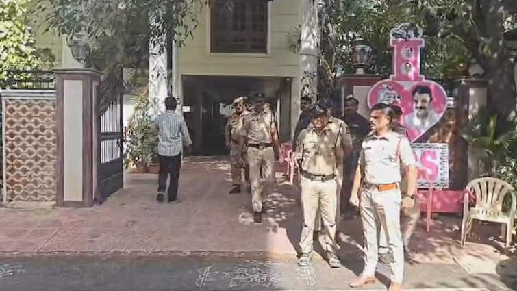 Telangana BRS Leaders Kaushik Reddy Put Under House Arrest To Prevent Meet At Defected Legislator Residence Telangana: BRS Leaders Put Under House Arrest To Prevent Meet At Defected Legislator's Residence