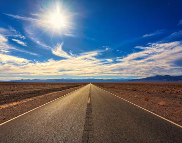 ਪੈਨ ਅਮੈਰੀਕਨ ਹਾਈਵੇਅ 'ਤੇ ਯਾਤਰਾ ਕਰਨਾ ਇੱਕ ਬਹੁਤ ਹੀ ਖਾਸ ਅਨੁਭਵ ਹੋ ਸਕਦਾ ਹੈ। ਤੁਸੀਂ ਇਸ ਹਾਈਵੇਅ 'ਤੇ ਕਈ ਤਰ੍ਹਾਂ ਦੀਆਂ ਚੀਜ਼ਾਂ ਦੇਖੋਗੇ, ਜਿਵੇਂ ਕਿ ਮਾਰੂਥਲ, ਜੰਗਲ, ਪਹਾੜ ਅਤੇ ਬੀਚ। ਇਸ ਹਾਈਵੇਅ ਤੋਂ ਲੰਘਦੇ ਸਮੇਂ ਤੁਸੀਂ ਬਹੁਤ ਸਾਰੇ ਸਭਿਆਚਾਰਾਂ ਅਤੇ ਲੋਕਾਂ ਨੂੰ ਮਿਲੋਗੇ ਅਤੇ ਉਨ੍ਹਾਂ ਦੇ ਜੀਵਨ ਬਾਰੇ ਸਿੱਖੋਗੇ।