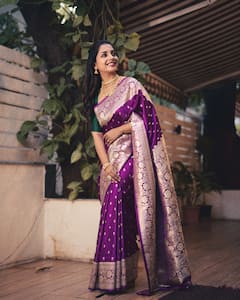 Sayali Sanjeev: मराठमोळी अभिनेत्री सायली संजीवच्या बाप्पांना पाहिलं का?