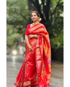 Sayali Sanjeev: मराठमोळी अभिनेत्री सायली संजीवच्या बाप्पांना पाहिलं का?