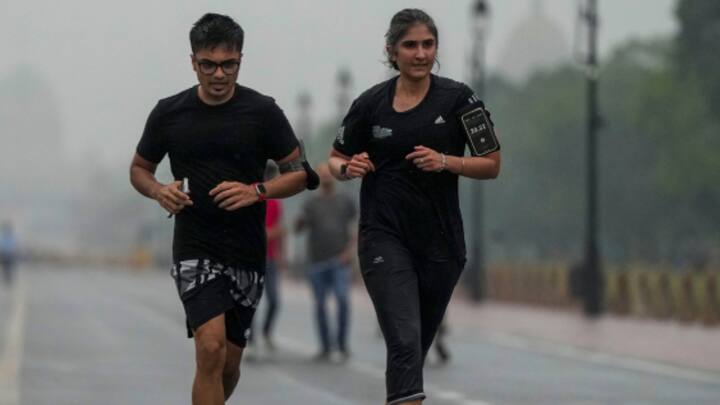 दिल्ली में आमतौर पर लगभग 650 मिमी बारिश होती है. आधिकारिक आंकड़ों के अनुसार दिल्ली ने सितंबर में 125.8 मिमी दर्ज की गई. अपनी मासिक औसत वर्षा को भी पार कर लिया है, जो सामान्य से 55 प्रतिशत अधिक है.