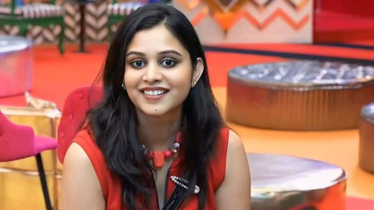 Yashmi Gowda trolled by netizens for misspelling government word on Bigg Boss 8 Telugu Yashmi Gowda Bigg Boss: ముందు నిన్ను స్కూల్లో పడేయాలి... 'బిగ్ బాస్' యష్మీ గౌడను ఆటాడేసుకుంటున్న నెటిజన్లు